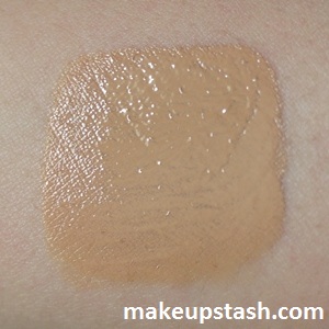 Liquid Mineral Makeup on Love Its Emollient Feel And The Buildable Coverage It Affords  On Me